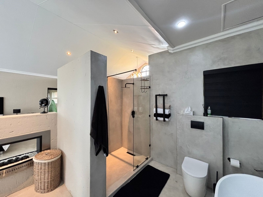 5 Bedroom Property for Sale in Grimbeeck Park North West